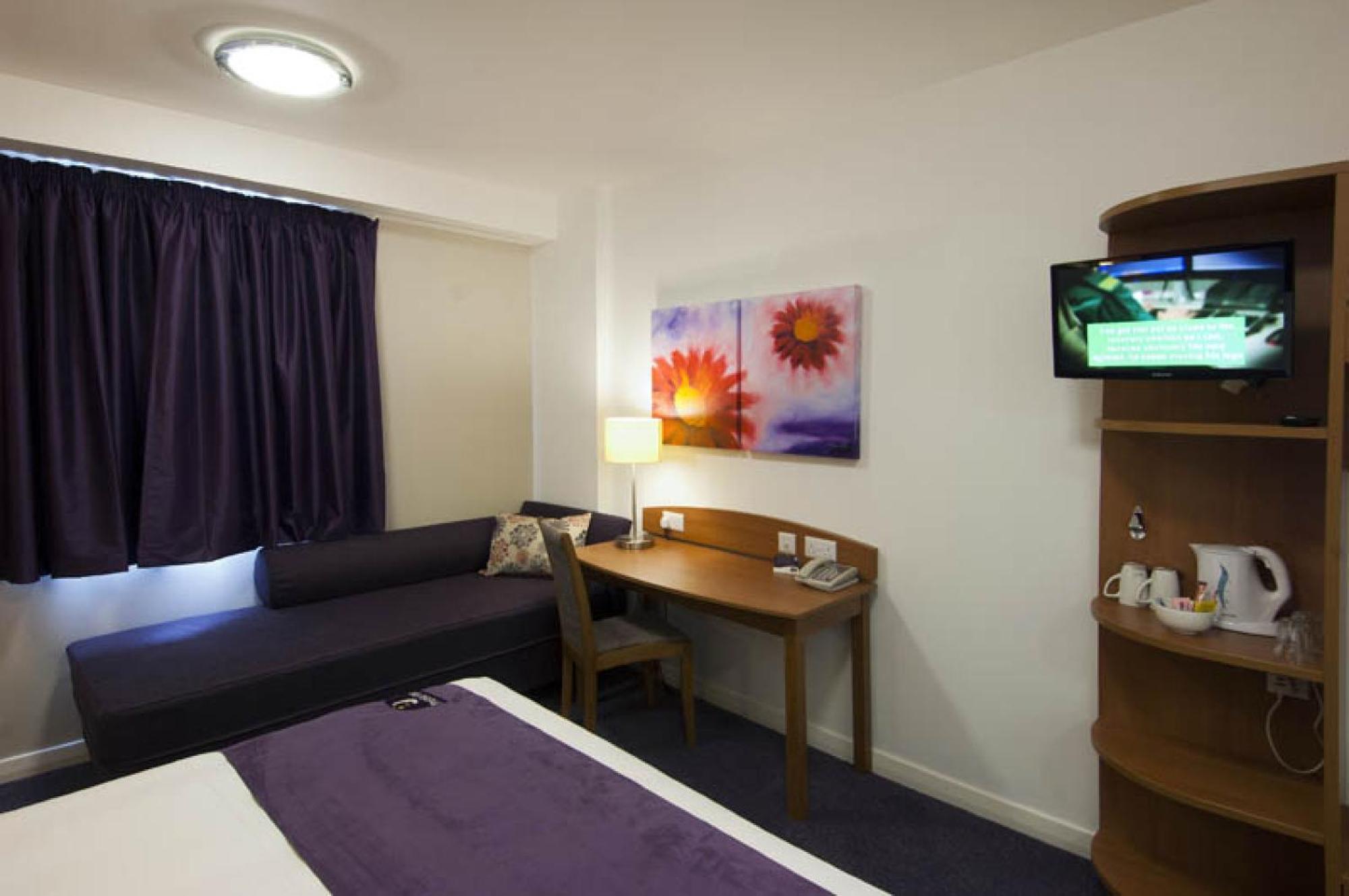 Premier Inn Dover East Esterno foto