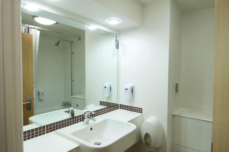Premier Inn Dover East Esterno foto