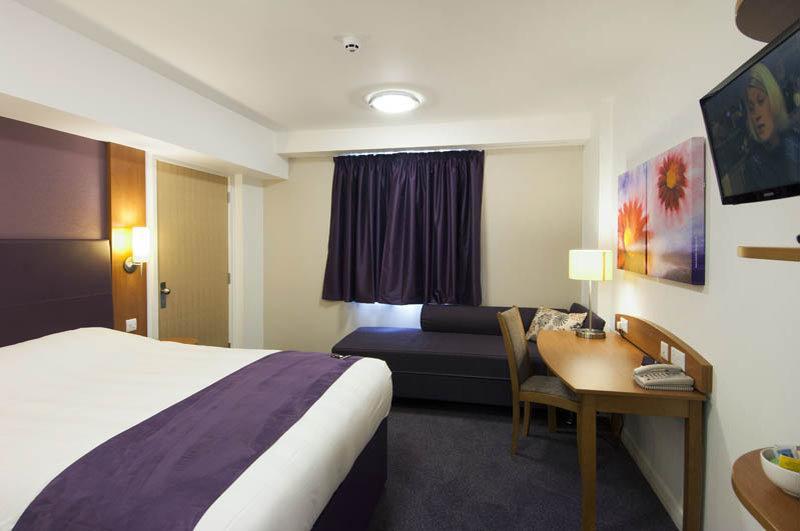 Premier Inn Dover East Esterno foto