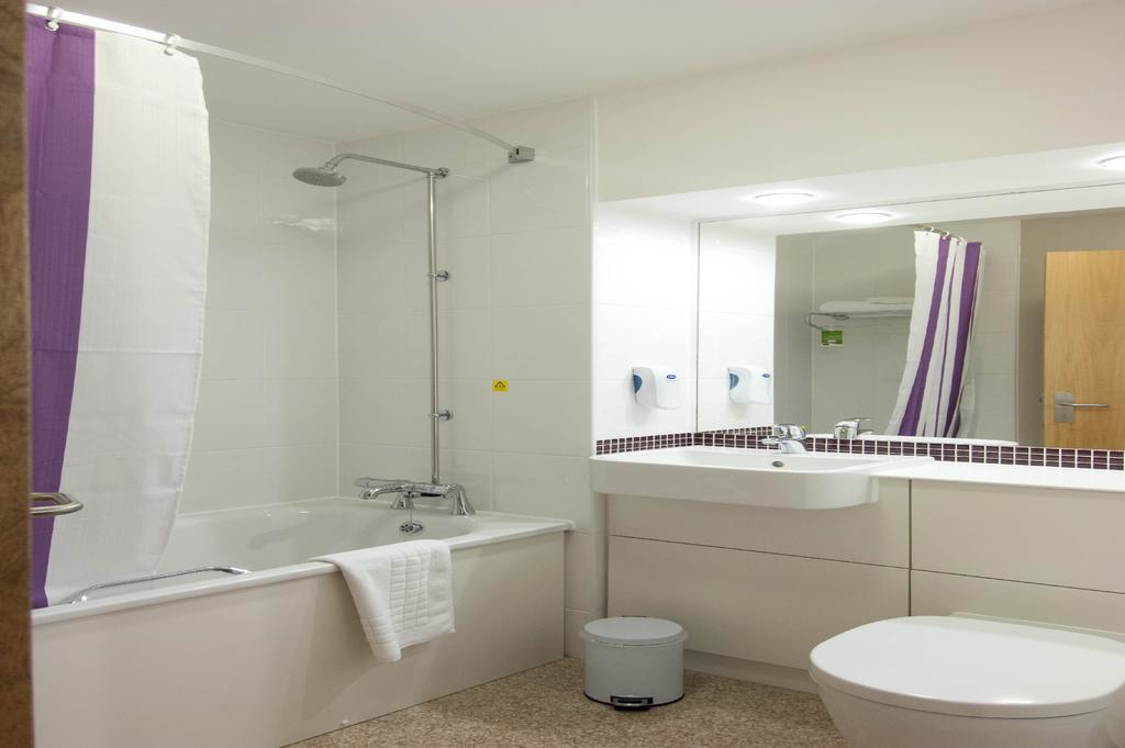 Premier Inn Dover East Esterno foto